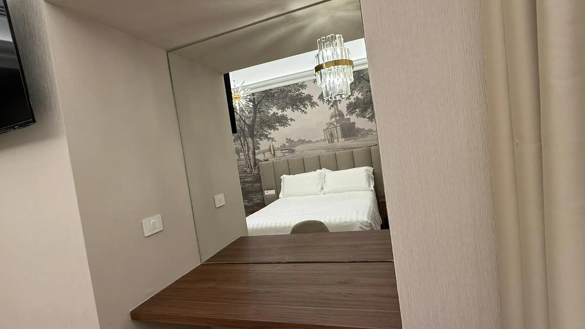 Lumi Hotel Rome 0*,  Italy