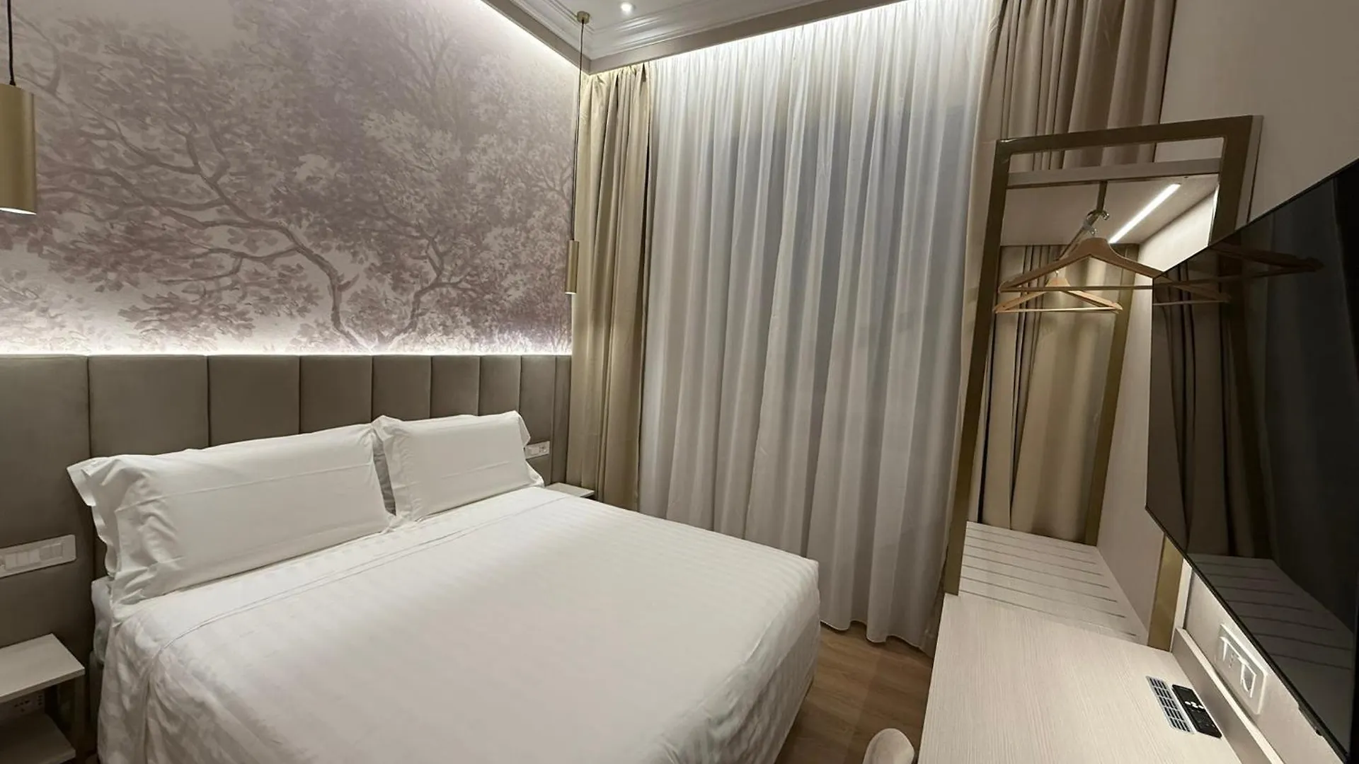 Lumi Hotel Rome Italy