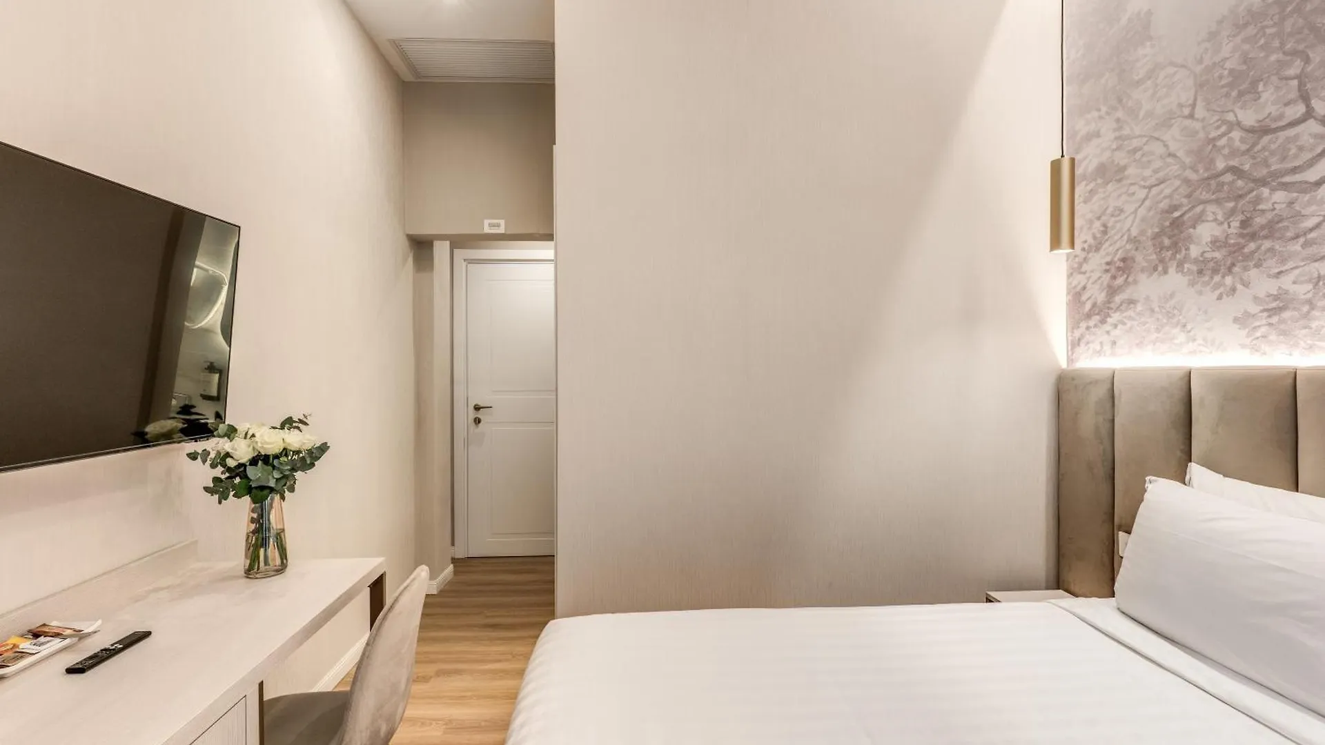 Lumi Hotel Rome 0*,  Italy