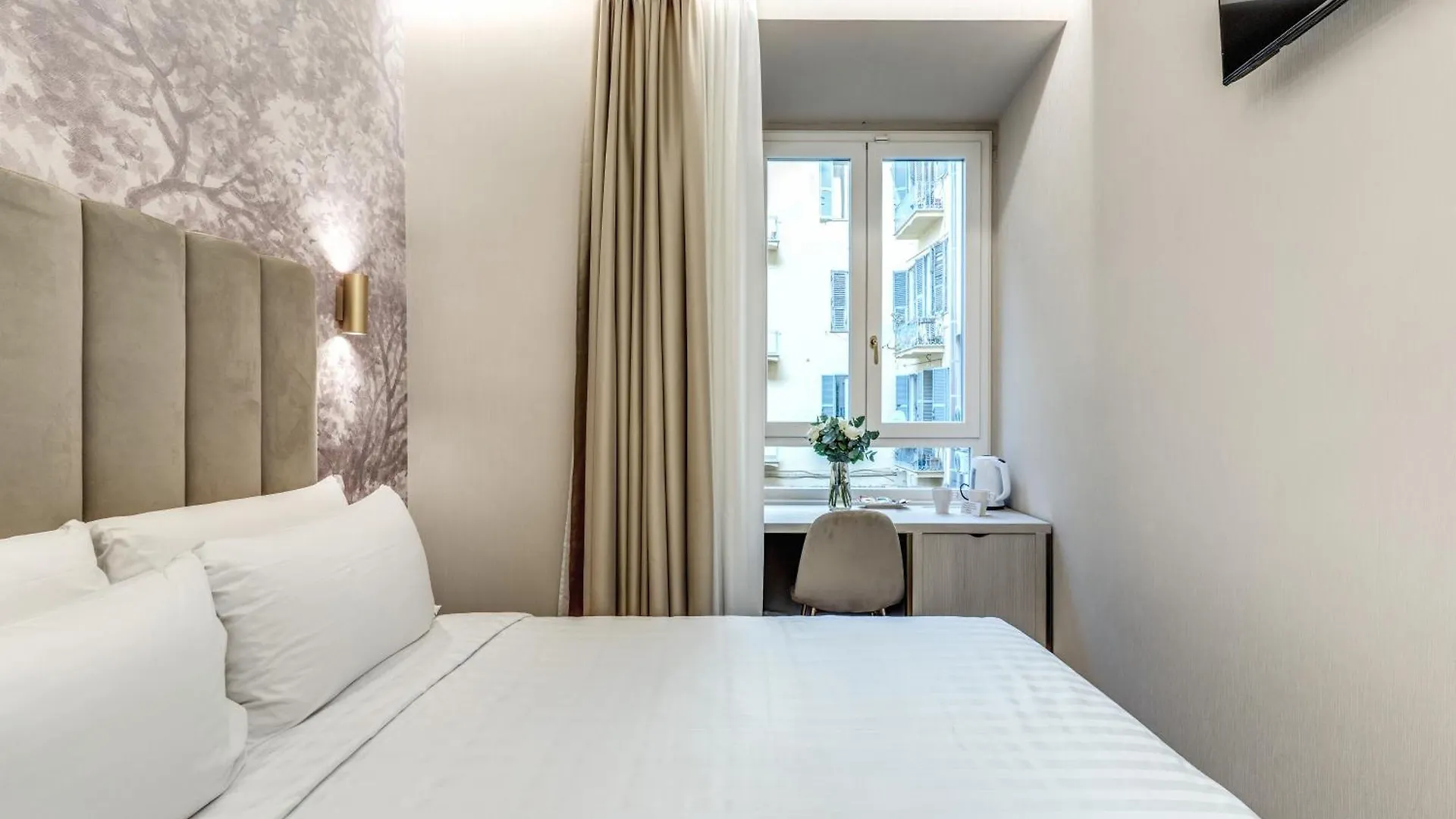 Lumi Hotel Rome 0*,  Italy